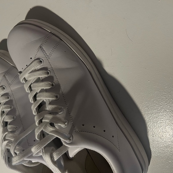 Tory Burch Howell Court Snakeskin Leather Sneaker White Size 11. Worn once - Picture 3 of 5